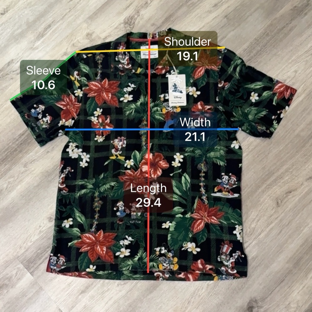 NEW Disney Parks x Tommy Bahama Holiday Christmas Hawaiian Shirt Size M NWT - Picture 16 of 16